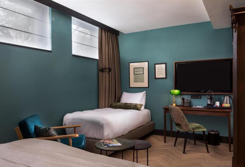 Habitació Triple Estàndard, The Hendrick S