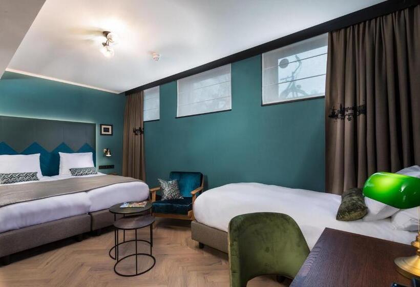 Standard Triple Room, The Hendrick S