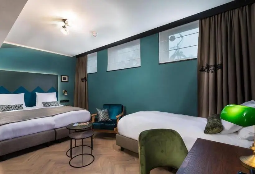 Standard Triple Room, The Hendrick S