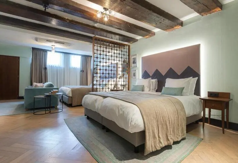Suite, The Hendrick S