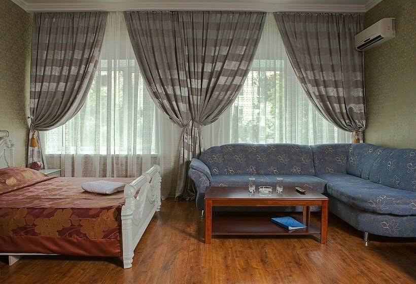 سوییت جونیور, Topaz