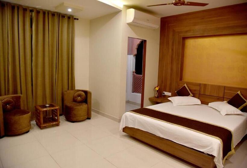 Camera Deluxe Letto King, Triveni Residency