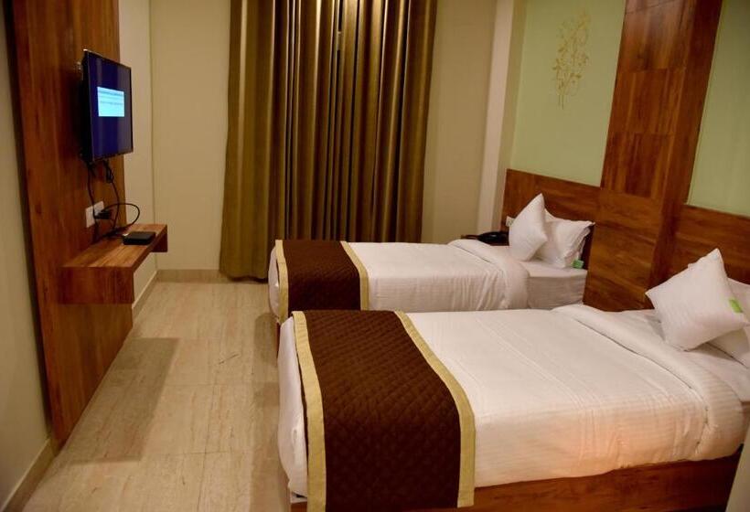 带大床的豪华间, Triveni Residency