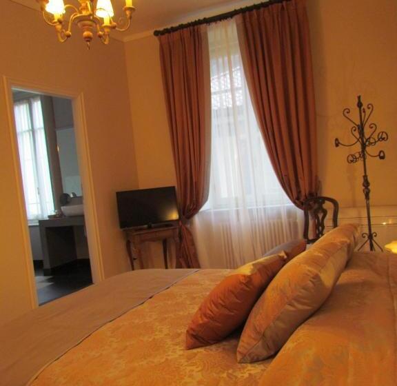 اتاق لوکس, L Approdo Di Sant Agostino