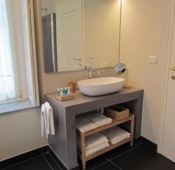 اتاق لوکس, L Approdo Di Sant Agostino