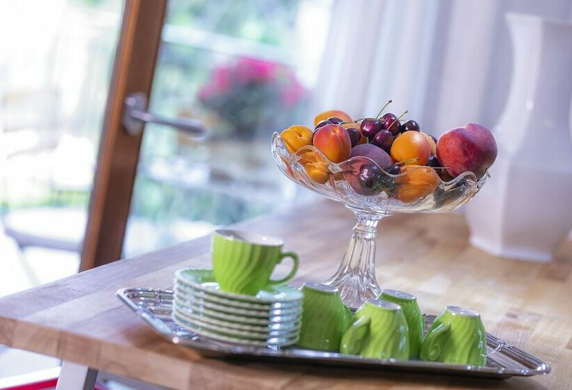 テラス付きスタンダードワンルーム, Rita's Garden