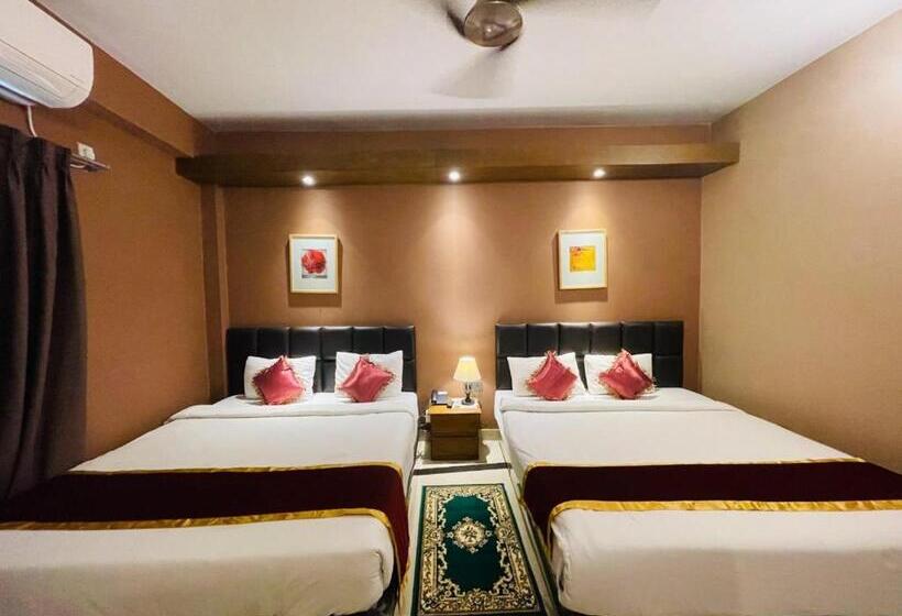 اتاق خانوادگی با چشمانداز دریا, Kollol By J & Z Group