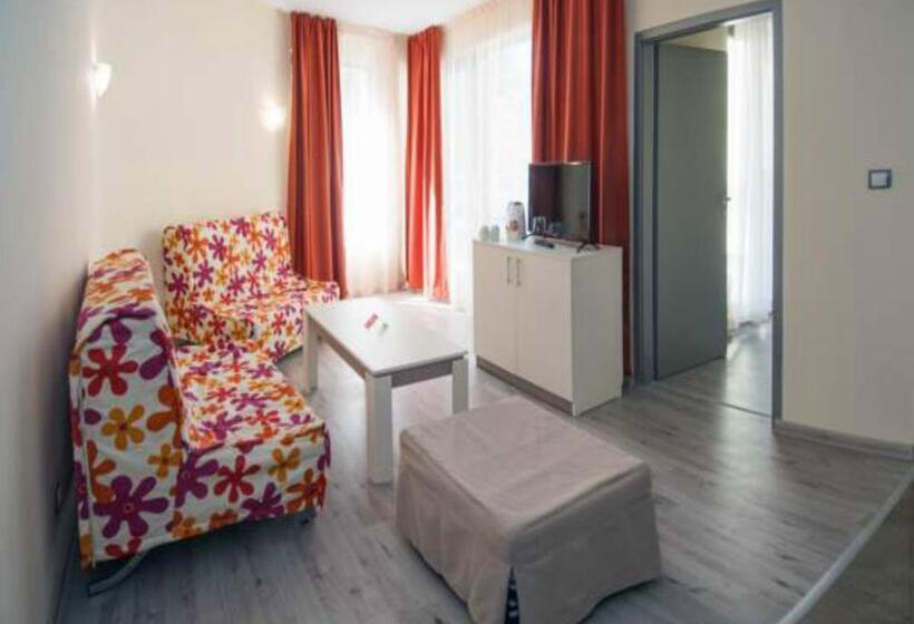 סוויטת ג'וניור עם מרפסת, Mariner S Suites