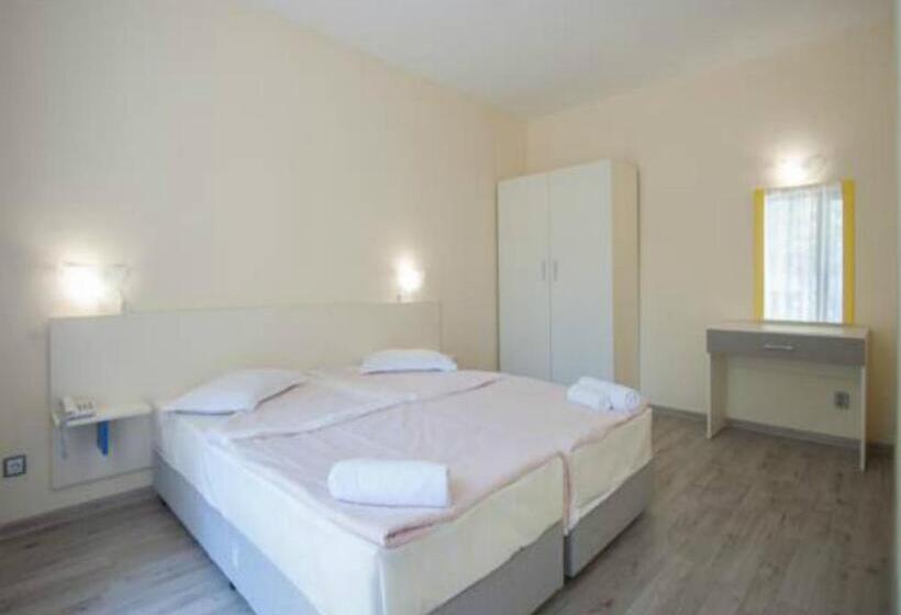 סוויטת ג'וניור עם מרפסת, Mariner S Suites