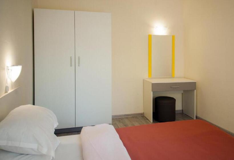 סוויטת ג'וניור עם מרפסת, Mariner S Suites