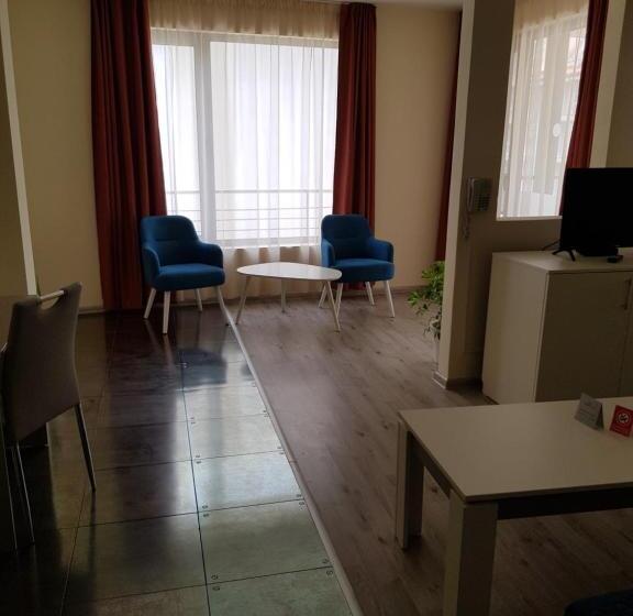 דירה בת חדר שינה 1 עם מרפסת, Mariner S Suites