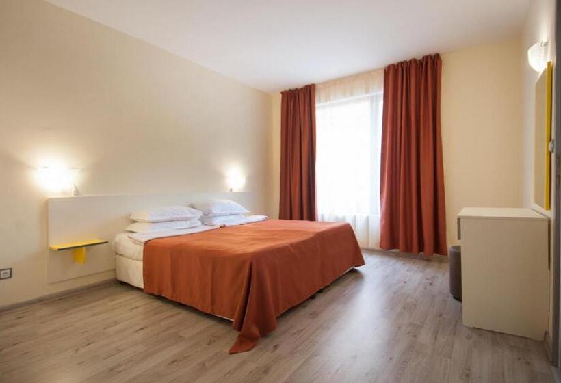 סוויטת ג'וניור עם מרפסת, Mariner S Suites