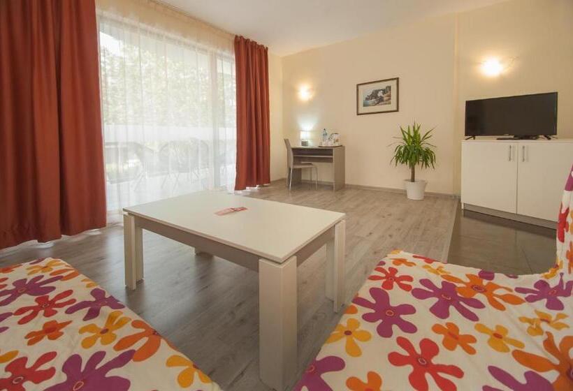 סוויטת ג'וניור עם מרפסת, Mariner S Suites