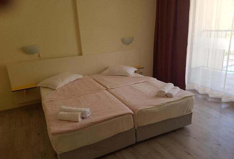 סוויטת ג'וניור עם מרפסת, Mariner S Suites