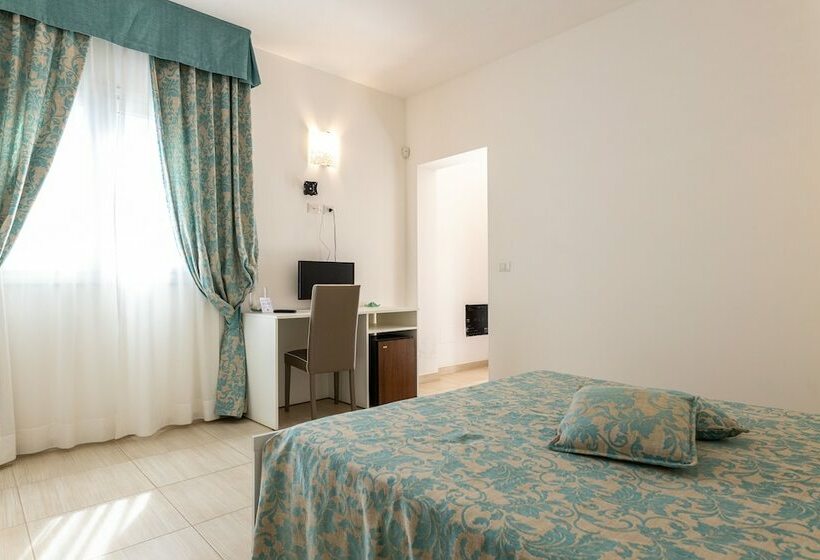 غرفة سوبيريور مطلة على حمام السباحة, Stella Marina B&b