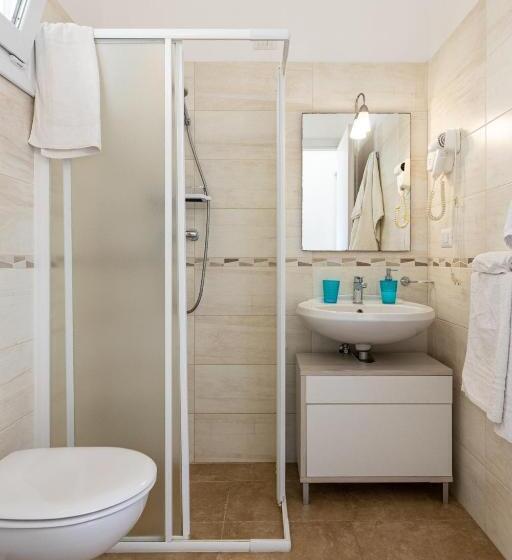 غرفة سوبيريور مطلة على حمام السباحة, Stella Marina B&b