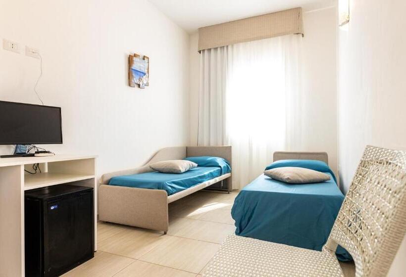 غرفة قياسية رباعية مطلة على الحديقة, Stella Marina B&b