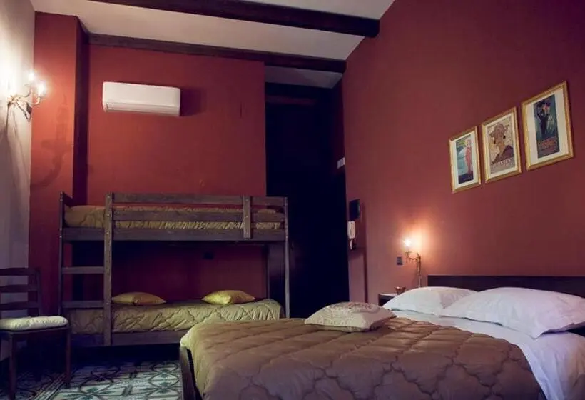 اتاق استاندارد چهارنفره با بالکن, Affittacamere B&b Meapvlia