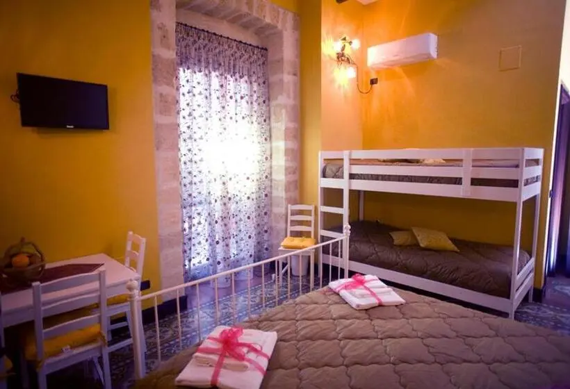 اتاق استاندارد چهارنفره با بالکن, Affittacamere B&b Meapvlia