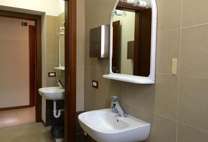 اتاق استاندارد یک نفره, L'archetto