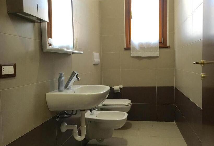 اتاق استاندارد یک نفره, L'archetto