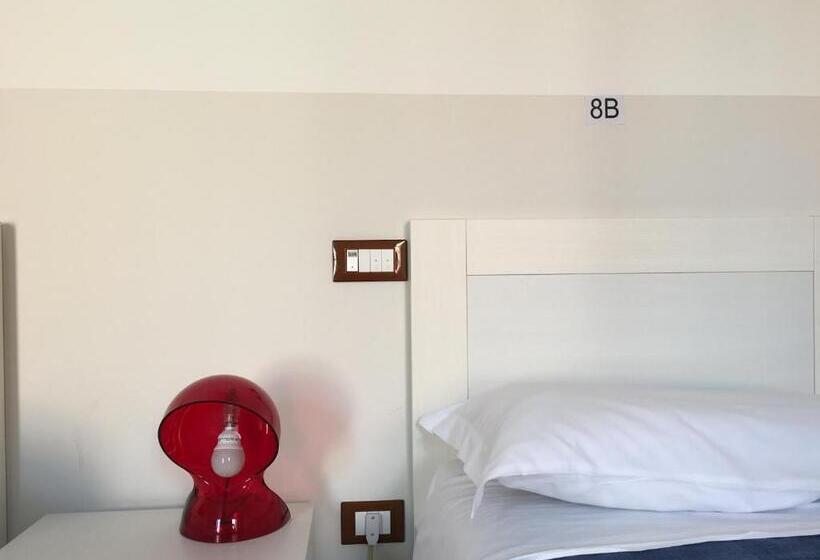 اتاق استاندارد, L'archetto