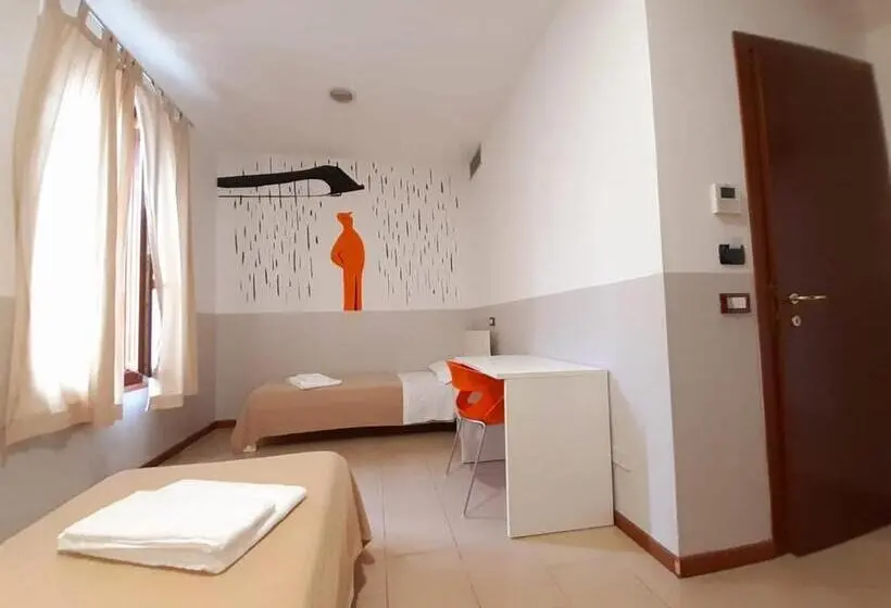 اتاق استاندارد, L'archetto
