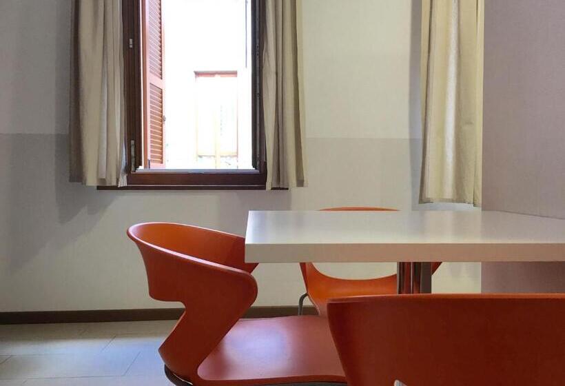 استودیو خانوادگی, L'archetto