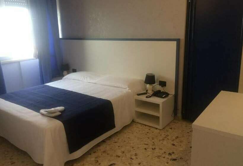 스탠다드 룸, Alex & Lorenz