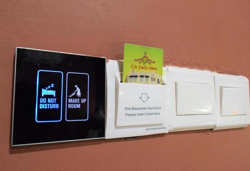 家庭套房, Dj Citi Inn