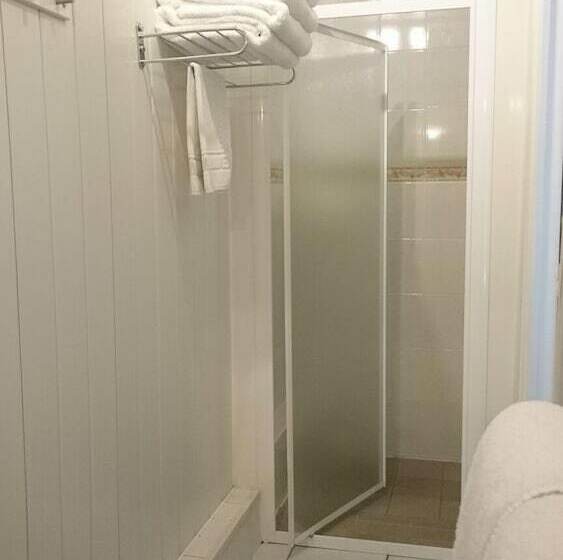 家庭间, Hôtel La Ferme D En Chon