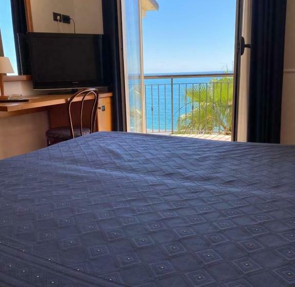 اتاق استاندارد با چشمانداز دریا, Lion S