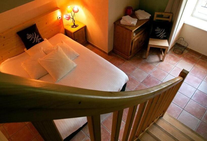 غرفة عائلية, Logis Hôtel Restaurant Le Domaine De L Eau Vive