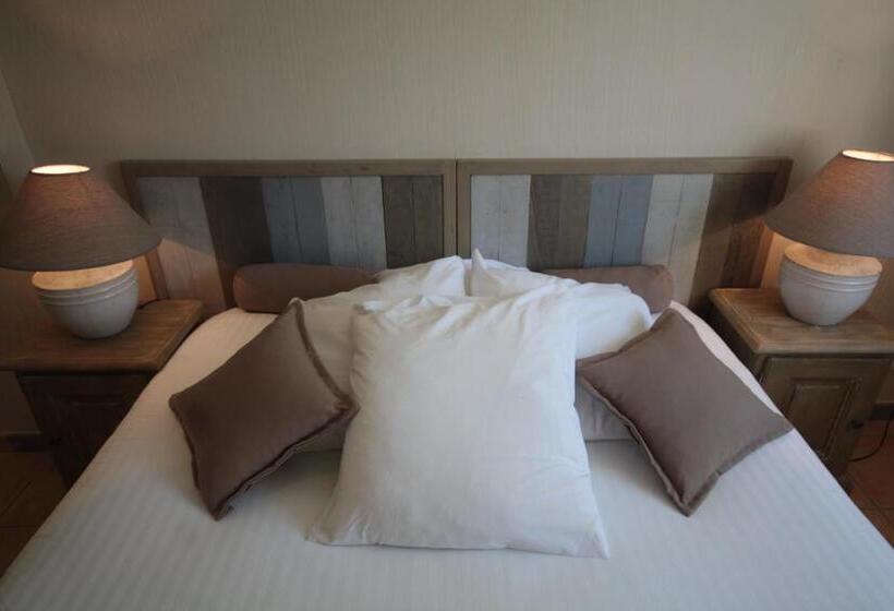 חדר משפחתי, Logis Hôtel Restaurant Le Domaine De L Eau Vive