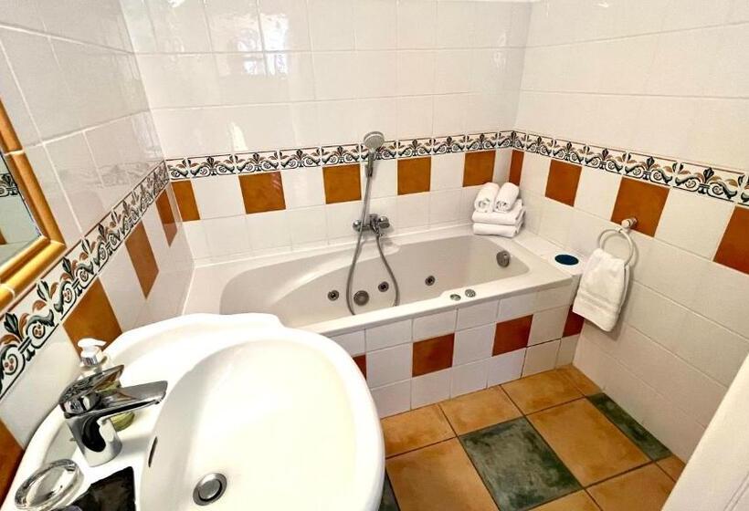 اتاق لوکس, Logis Hôtel Restaurant Le Domaine De L Eau Vive