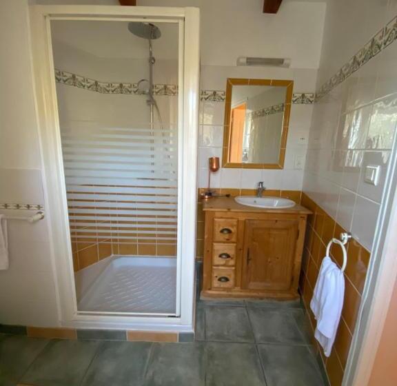 3ベッドルームアパートメント, Logis Hôtel Restaurant Le Domaine De L Eau Vive