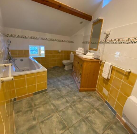 3ベッドルームアパートメント, Logis Hôtel Restaurant Le Domaine De L Eau Vive