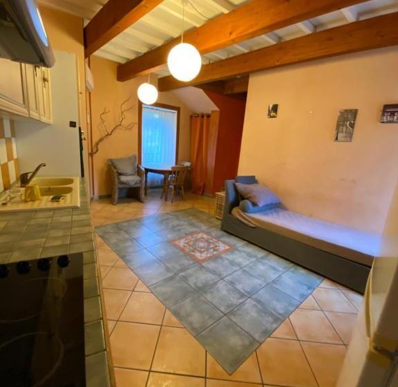 דירת שלושה חדרים, Logis Hôtel Restaurant Le Domaine De L Eau Vive