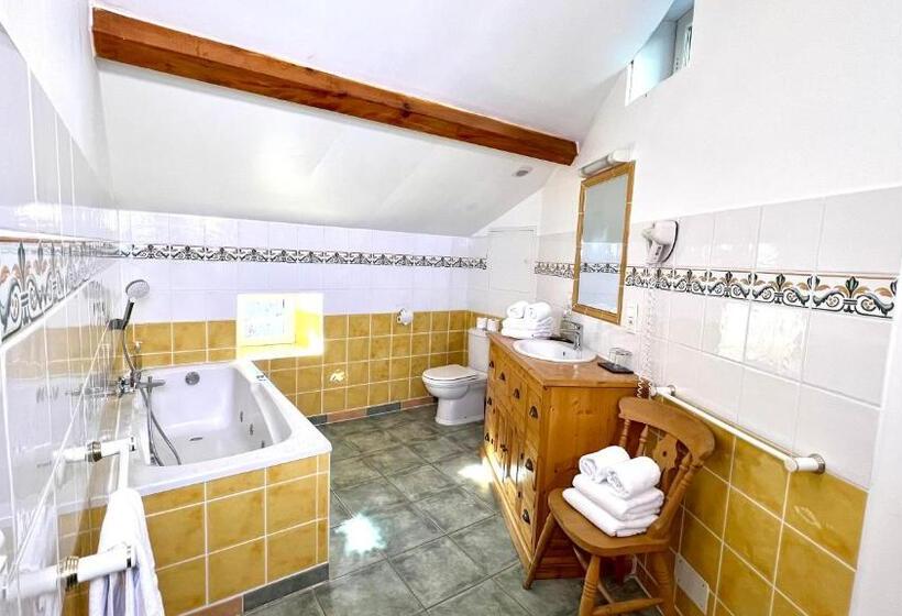 3ベッドルームアパートメント, Logis Hôtel Restaurant Le Domaine De L Eau Vive