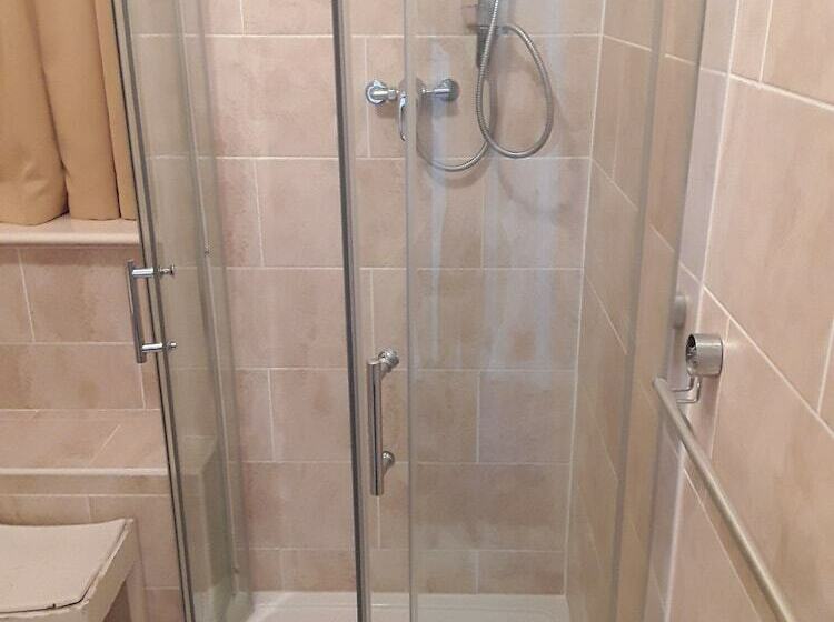 اتاق استاندارد, Royal