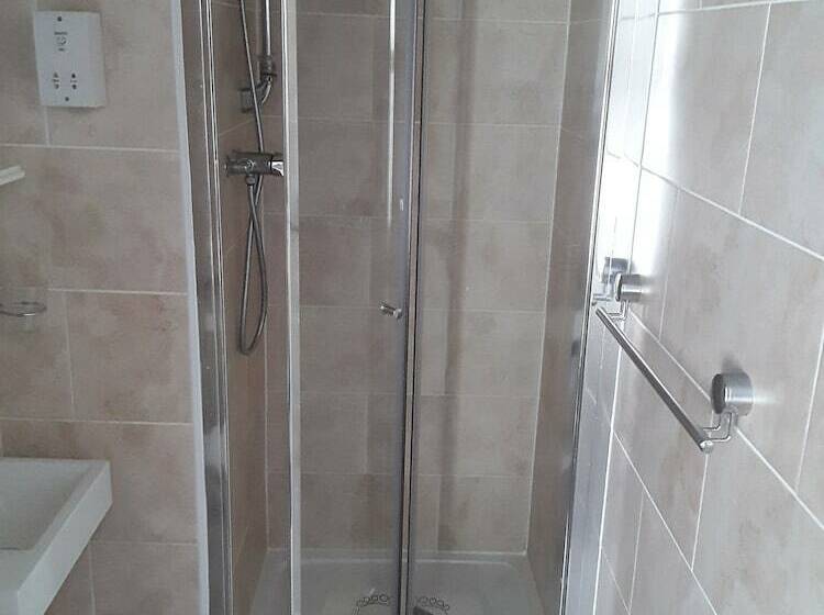 اتاق خانوادگی, Royal