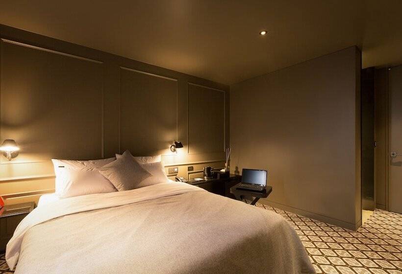 غرفة قياسية, Trang Blue