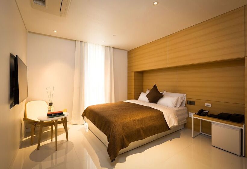 غرفة قياسية, Trang Blue