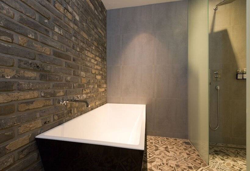 غرفة ديلوكس, Trang Blue