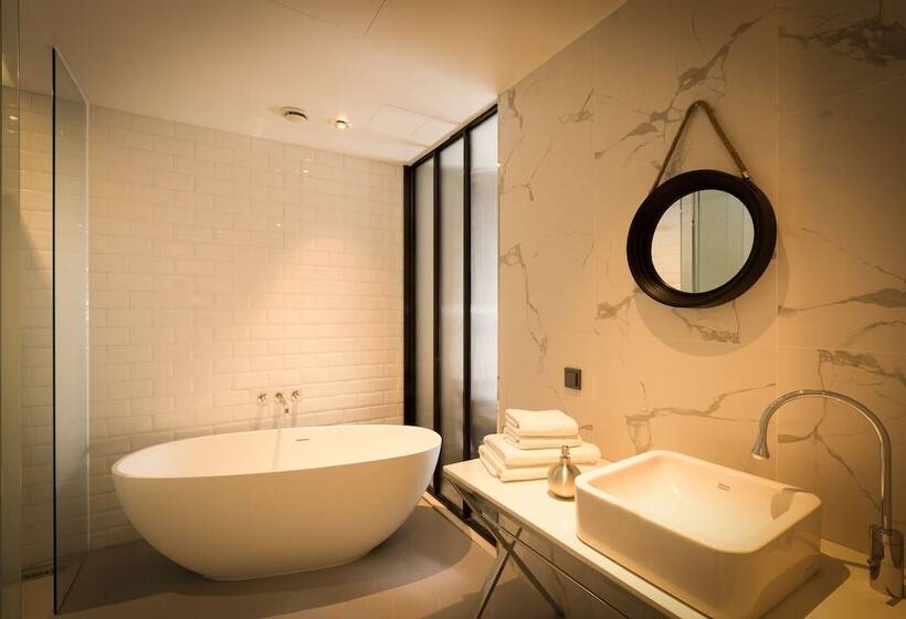 غرفة ديلوكس, Trang Blue