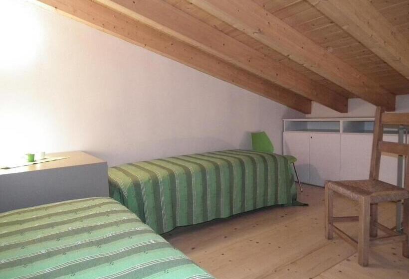 スタンダードスタジオ, L'isolo B&b E Case Vacanza