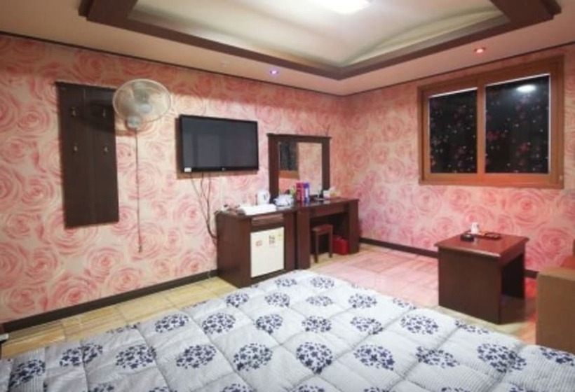 اتاق استاندارد, Plus Motel