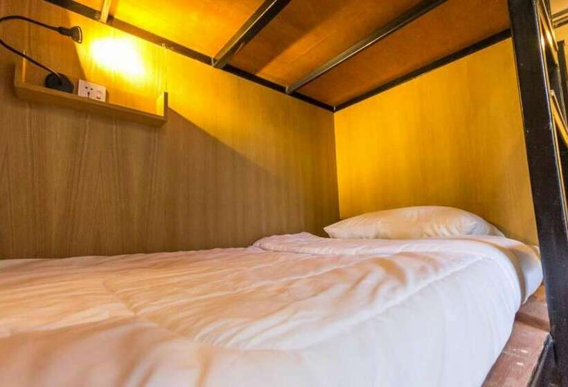 Кровать в Общей Комнате, Z S Hostel At Tha Phae Gate