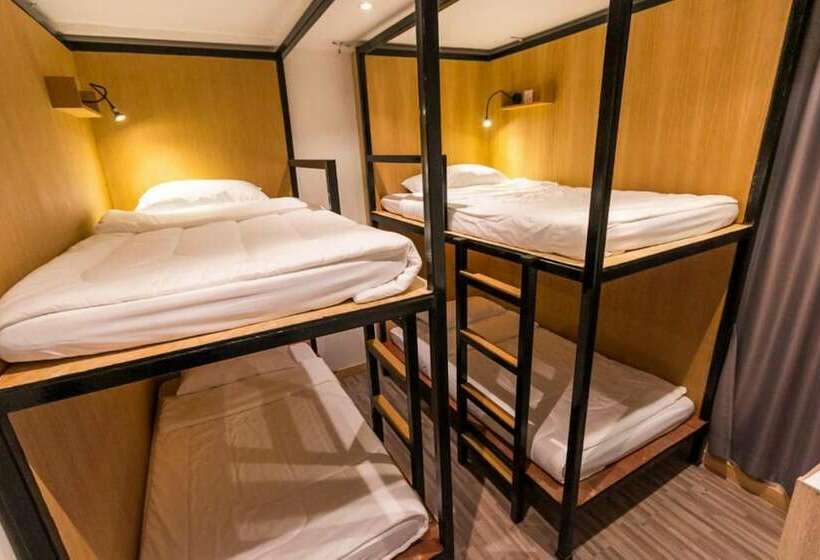 Кровать в Общей Комнате, Z S Hostel At Tha Phae Gate