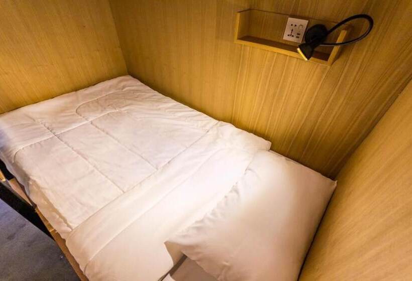 Кровать в Общей Комнате, Z S Hostel At Tha Phae Gate